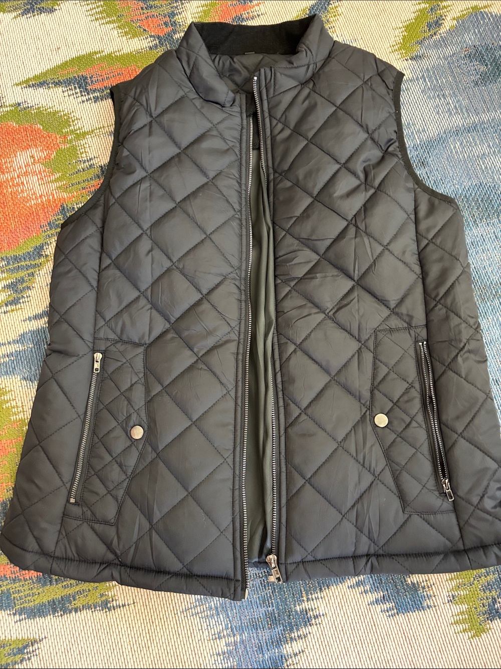 Rose Letter Quilted Black Puffer Vest with Zipper Pockets
